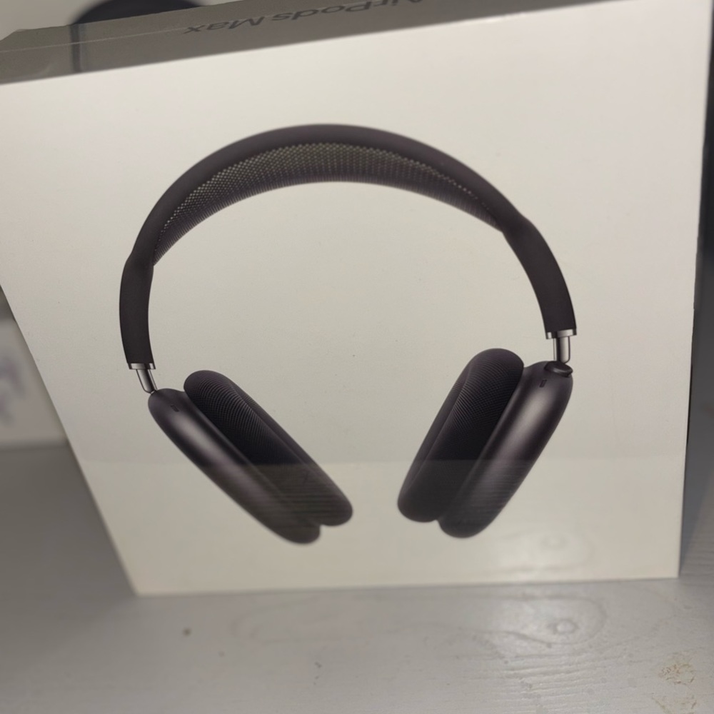 Apple Over-Ear Headphones - Black